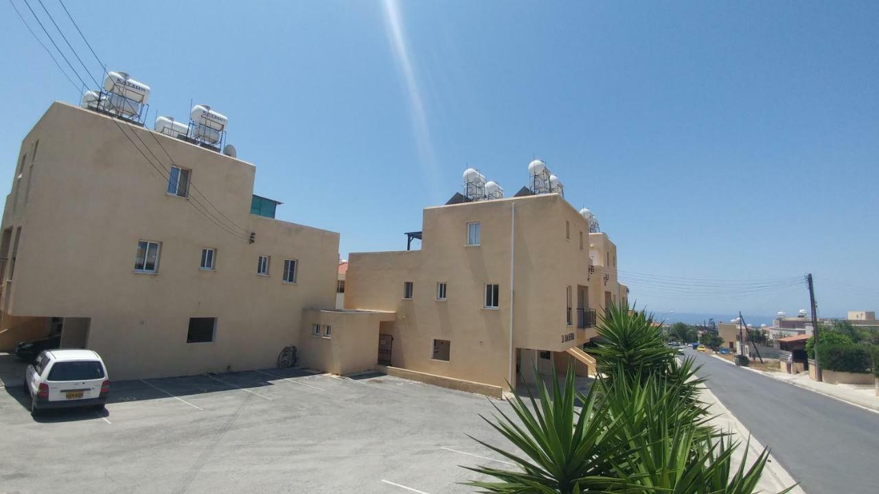 The Holiday Flat, Gateway To Desired Experiences Peyia Dış mekan fotoğraf